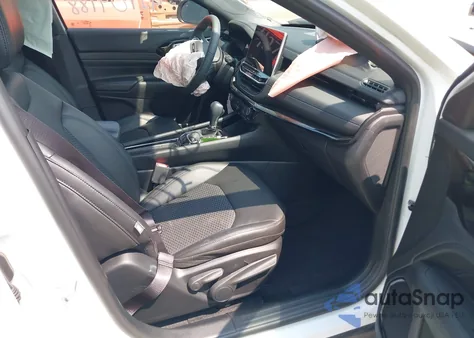 2025 Jeep Compass Latitude z USA, uszkodzony, nr VIN 3C4NJDBN1ST562384